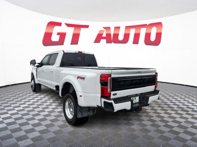 2025 Ford F-450 Super Duty Platinum Image 5